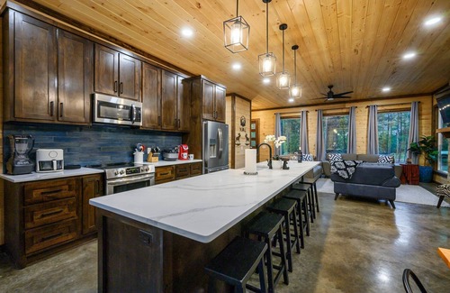 Pickens Cabin | Shangri-La DeeDa,Suffleboard,Foosball,HotTub,Pool Table,Playset