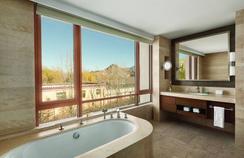 Chengguan District Hotel | Shangri-La Lhasa