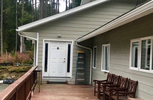 Juneau House | Shangri-La - Near Mendenhall Glacier and Auke Bay -DISCOUNTS ON TOURS!