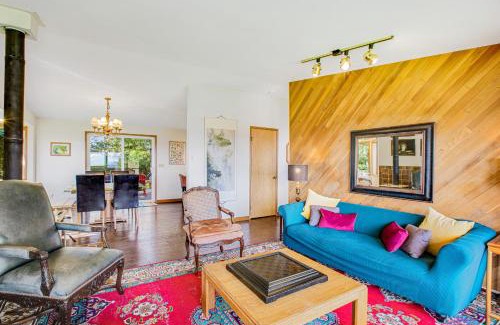 Clinton House | Shangri Lodge Serene Retreat