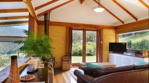Glendevie Villa | Shanleys Huon Valley