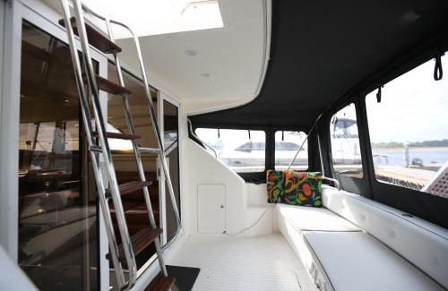 Athlone Boat Rental | Shannon River Escape in the center of Athlone