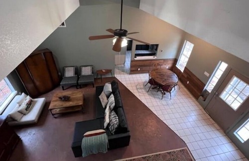 Smithville Cabin | Shanti Cottage in the Lost Pines
