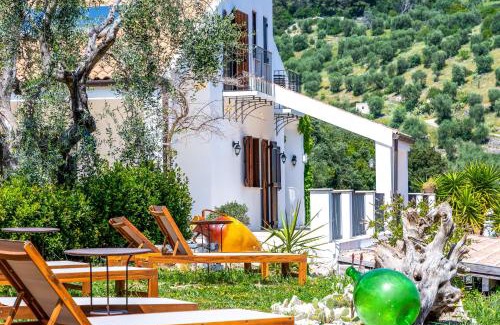 Chiesiola Bed & Breakfast | Shanti Home