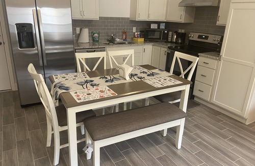 Tavares Condo | Shantiniketan B 10/2110/50 minutes to the Disney 2 mile to down town Tavares.