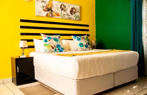 Kgatleng House | Shape Inn Guest House
