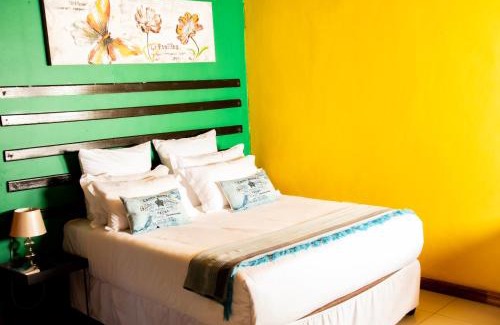 Kgatleng House | Shape Inn Guest House