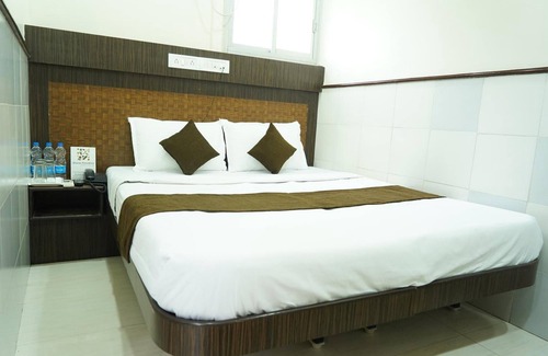 Dadar East Hotel | Sharda residency