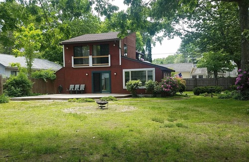 Wareham Center House | Share my Home- Walk to Beach - King Bed - Washer- Dryer