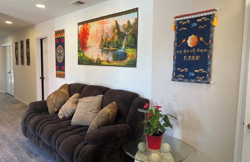 Loma Alta House | Shared Charming 1-bedroom with WiFi, AC in quaint Oceanside