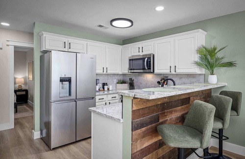 New Braunfels Condo | Shared Heated Pool Balcony BBQ Near Downtown