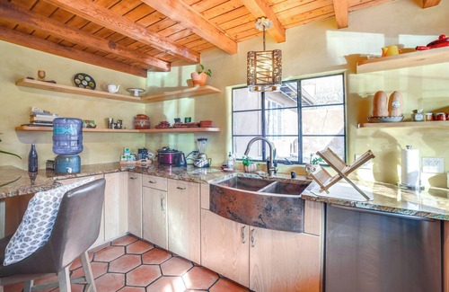 Tesuque Cottage | Shared Hot Tub: Santa Fe Casita in Old Tesuque