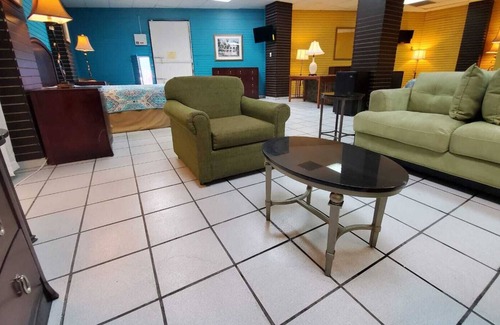 Hato Rey Central Apartment | Shared Loft-King,Queen beds & 2 sofa beds sleeps 9