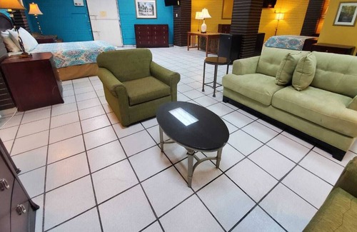 Hato Rey Central Apartment | Shared Loft-King,Queen beds & 2 sofa beds sleeps 9