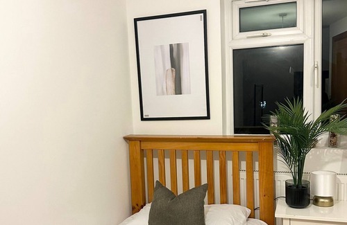 East Acton House | Shared Relaxing Room in Spacious House