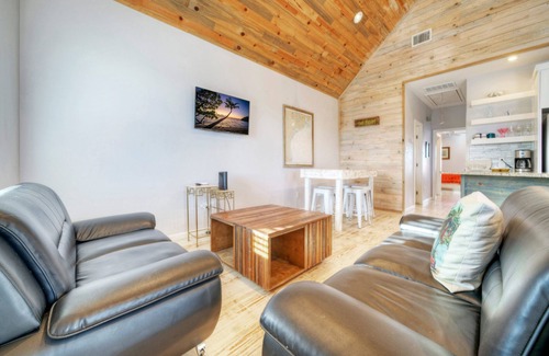 Flour Bluff House | Shared Waterfront Pool and Boat Dock, Balcony w/View | Yellowfin by AvantStay