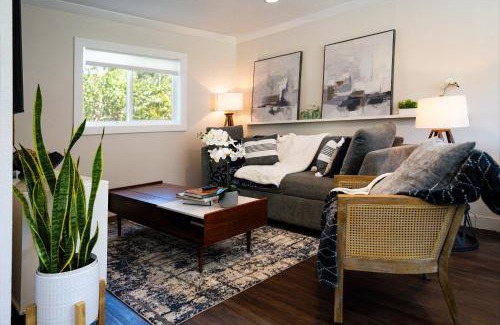 Valencia Apartment | Shares Courtyard Luxury Apt - NEW!