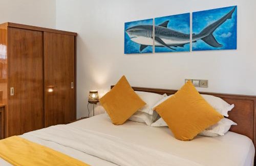 Fuvahmulah House | Shark Lounge