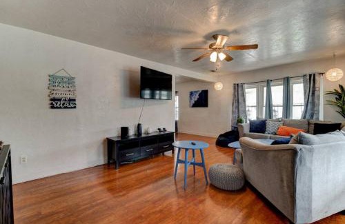 Holly Hill House | Shark Shack large house minutes to the beach