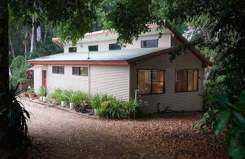 Malanda Cabin | Sharlynn by the River