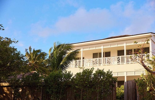 Dunmore Town Resort | Sharon's House 3 bed/3 bath home & 1 bed/1 bath guest cottage & plunge pool