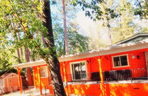 Lakehead-Lakeshore House | Shasta Lake Family Paradise - 15 min from Caverns