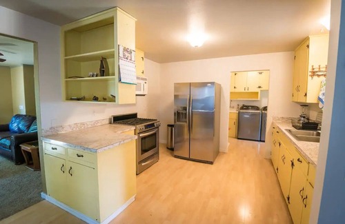 Lakehead-Lakeshore House | Shasta Lake Housenn