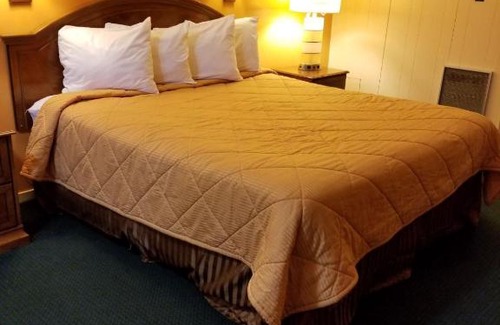 Downtown Hotel | Shasta Lodge