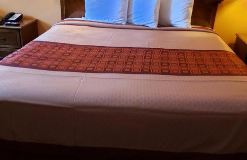 Downtown Hotel | Shasta Lodge