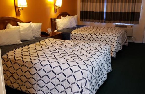 Downtown Hotel | Shasta Lodge