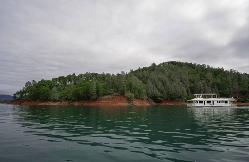 Lakehead Boat Rental | Shasta Marina at Packers Bay Mirage II Houseboat.