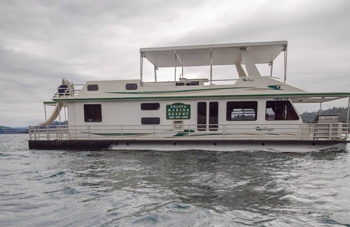 Lakehead Boat Rental | Shasta Marina at Packers Bay Mirage I Houseboat.