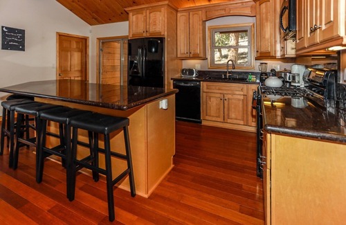 Whispering Forest Cabin | Shasta Mountain Cabin#1916