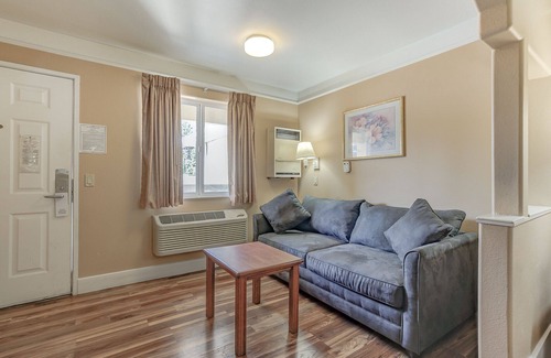 Burney Hotel | Shasta Pines Motel & Suites