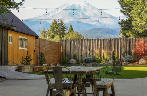 McCloud Cabin | Shasta View Lodge - Cabin 7