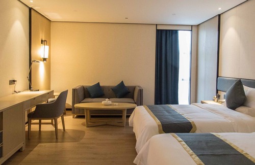 Longhu Qu Hotel | Shatou Hairun Hotel