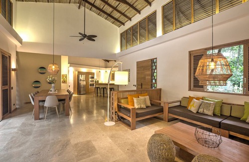 Puerto Viejo de Talamanca Villa | SHAWANDHA RESORT. 3 villas & 3 pools for 26 people