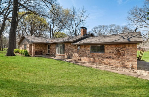 Denison House | Shawnee Creek Estates - Entire Home Denison TX