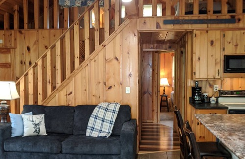 Golconda House | Shawnee Pines Lodging - #1 Loft Cabin