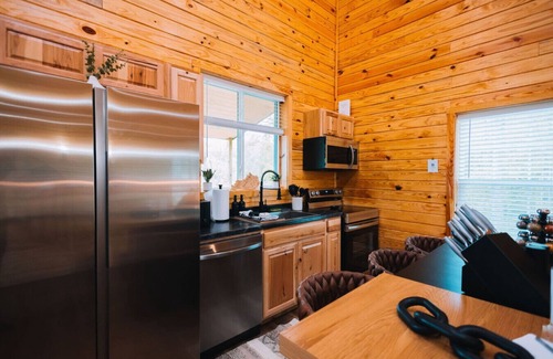 Frenchburg Cabin | Shawnee Retreat | Game Room, Hot Tub, Cave & Views