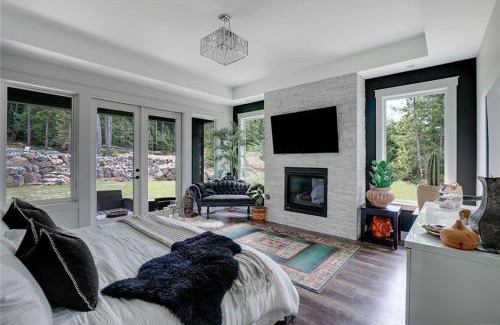 Shawnigan Lake House | Shawnigan Lake Retreat with Theatre