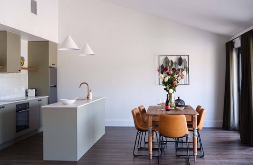 Bombira Villa | Shawwood Winery - Luxury Mudgee Farm Accommodation, Newly built with space, views close to town and wineries