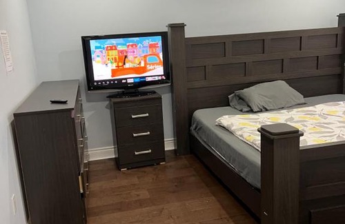 Pickering House | SHAY 2ND FLOOR-Holiday Home