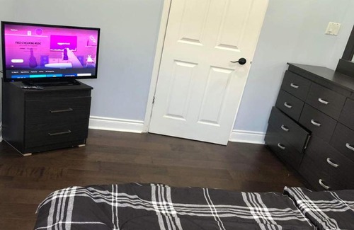 Pickering House | SHAY 2ND FLOOR-Holiday Home