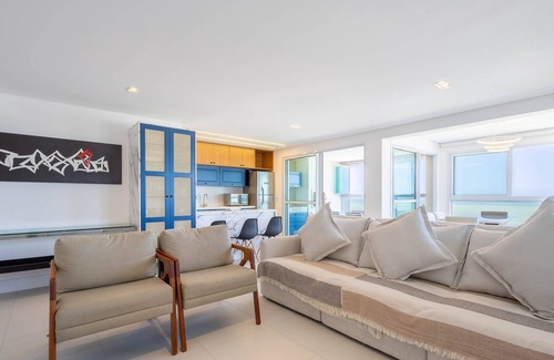 Itacolomi Apartment | SHC - Condominium With Pool 50m From the Beach in Picarras