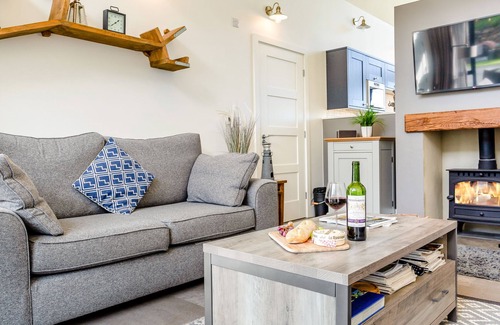 Bamburgh Cottage | Shearwater Lodge