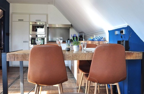 Haulerwijk Apartment | Shed 57b in an old flour mill in Haulerwijk