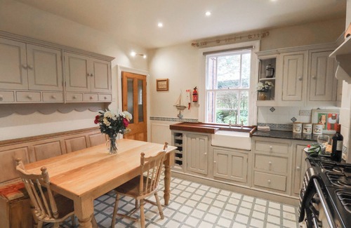 Fylingthorpe Cottage | SHEEN COTTAGE, pet friendly, country holiday cottage in Fylingthorpe