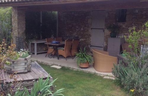 Lauris House | SHEEP IN THE REGIONAL PARK LUBERON