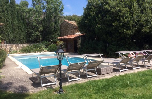 Lauris House | SHEEP IN THE REGIONAL PARK LUBERON